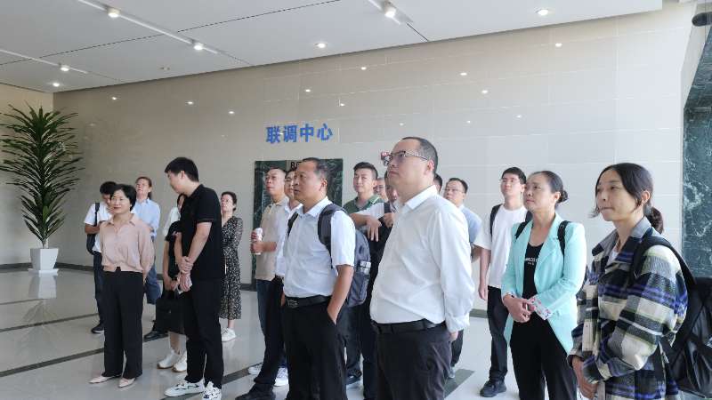 攜手同行，協(xié)同共贏